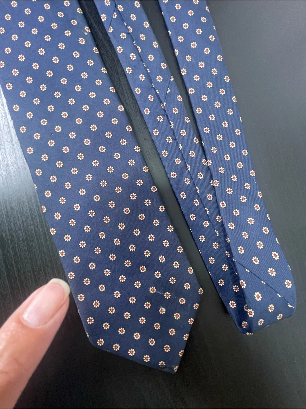 Vintage 1980s Latham House Silk Foulard Tie Medallion Navy Blue Ivy League Trad
